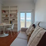 Апартаменты Coimbra's Gray & White Коимбра