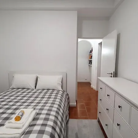 Appartamento Coimbra's Gray & White