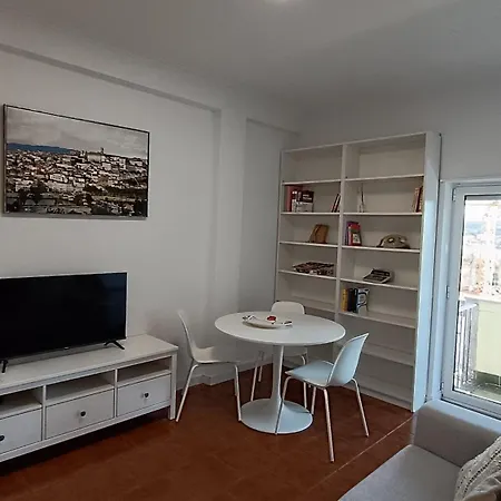 Coimbra's Gray & White