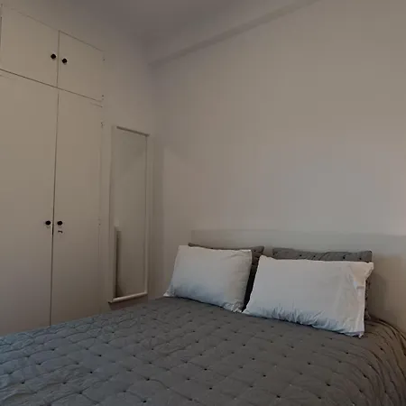 Coimbra's Gray & White Lägenhet