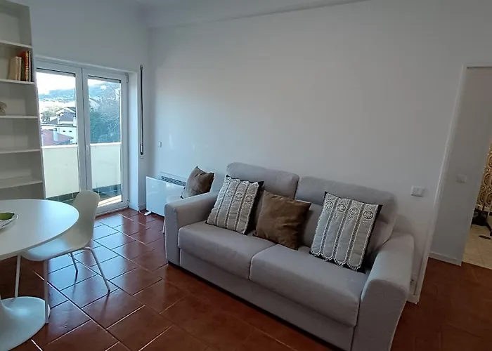 Coimbra's Gray & White Apartment *